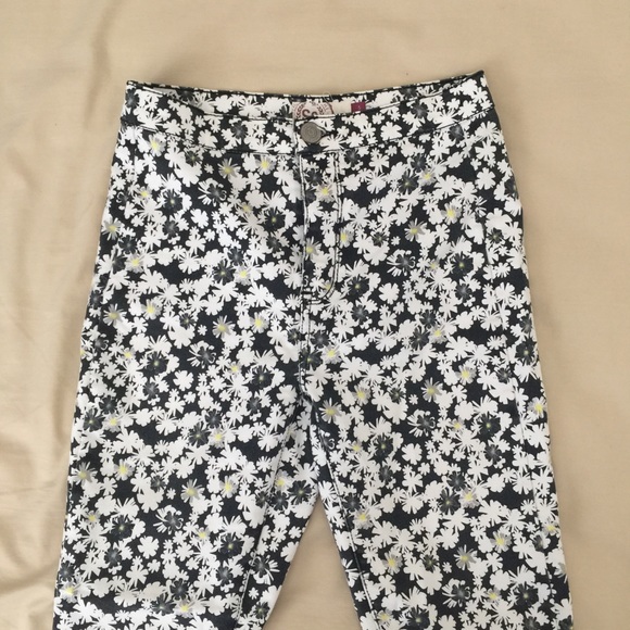 Daisy Floral Printed Jeggings - Picture 3 of 3
